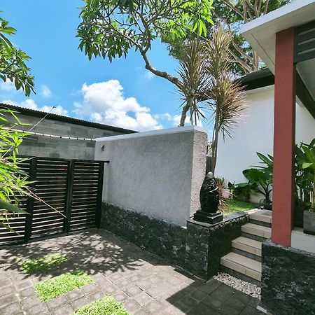 Maya Kori Villa Jimbaran Екстериор снимка